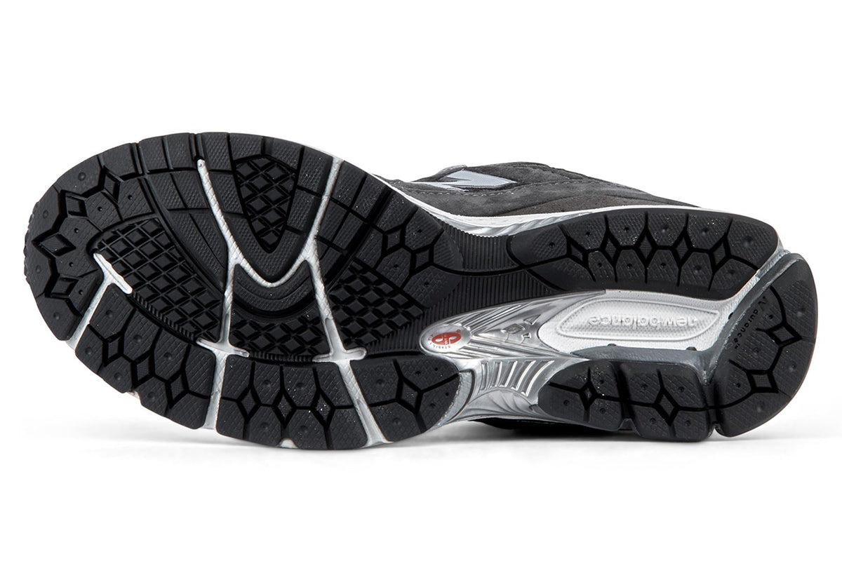 New Balance U2002RA - Black Cement/Black