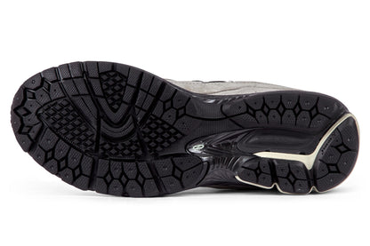 New Balance U2002RO - Arid Stone/Black Coffee